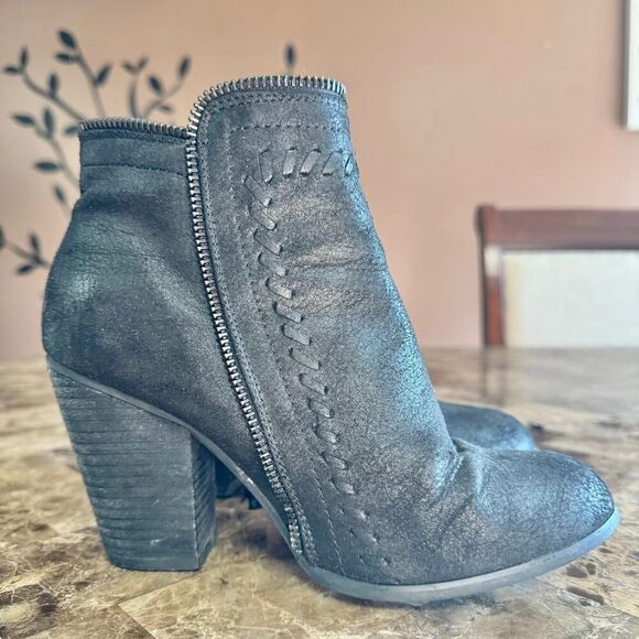 Daisy Fuentes Women's Carolina Zip Up Wedge Heel Black Suede Booties - Picture 5 of 11